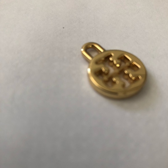 Tory Burch Logo Pendent - Picture 5 of 7